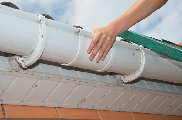Gutter Reattachment in Flowery Branch