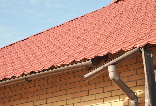 Loose Gutter Repair in Flowery Branch